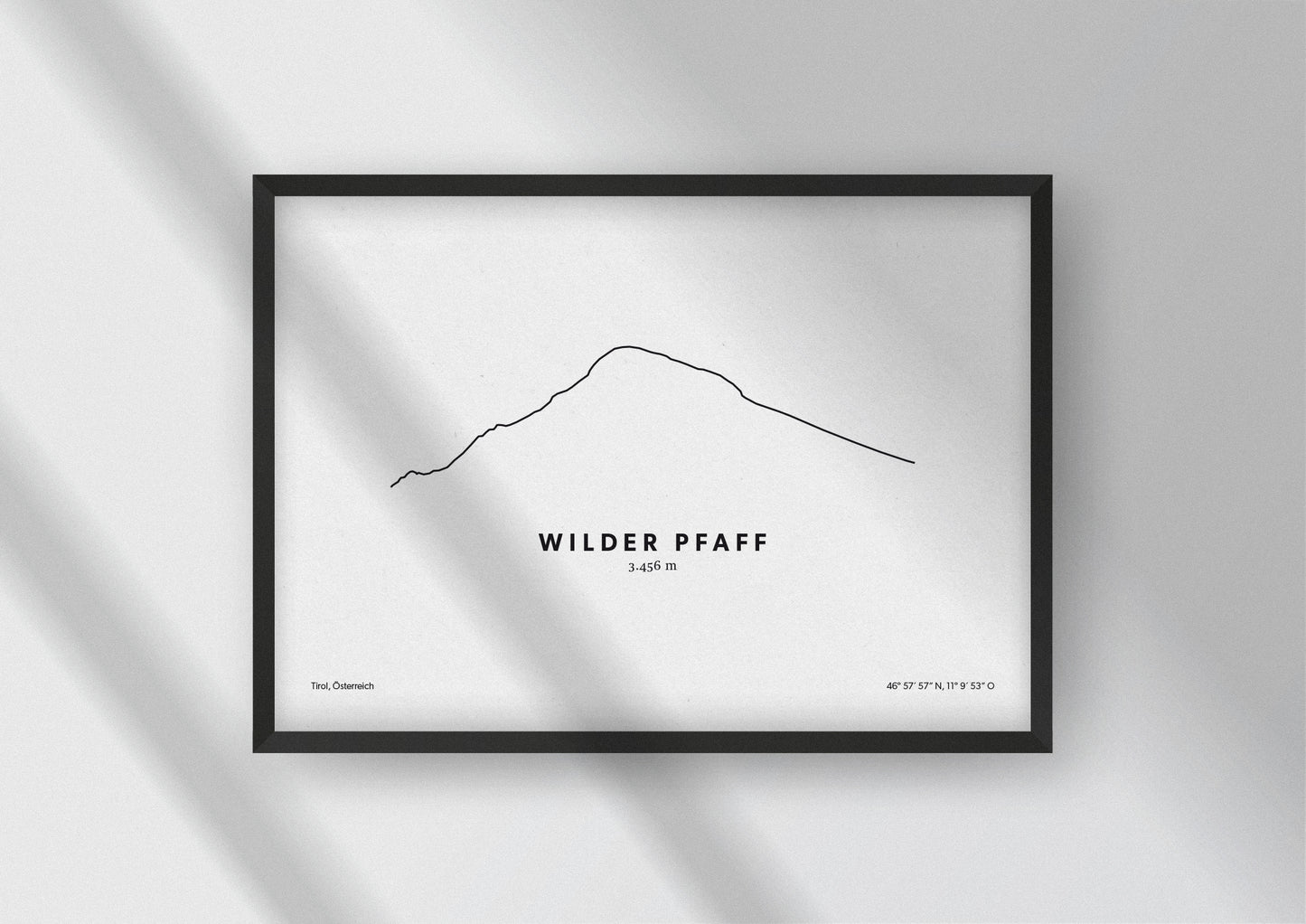 Minimalistische Illustration des Wilden Pfaff, einem der höchsten Berge in den Stubaier Alpen, als stilvoller Einrichtungsgegenstand für Zuhause.